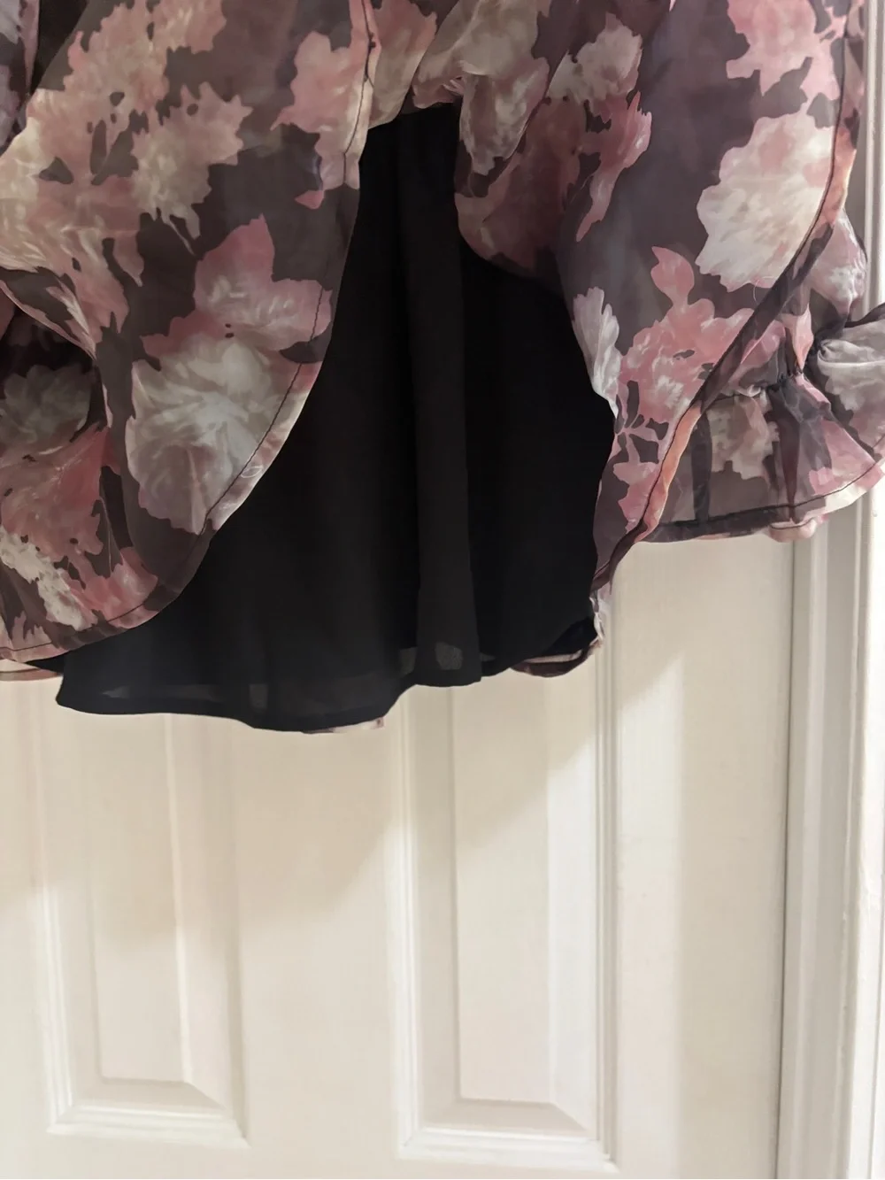 Entro Floral Puff-Sleeve Peplum Blouse in Mauve & Black